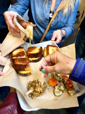 sidewalk food tour of los angeles