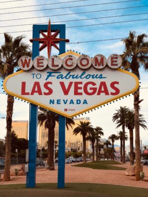 ardalan-TVmZzEWYYjg-unsplash Welcome to Fabulous Las Vegas sign